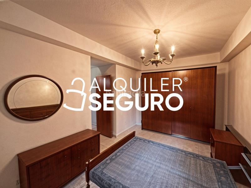 Foto 17302a10-15d2-4bc4-8612-798134c11104. Rent flat with heating in Palomeras Sureste Madrid