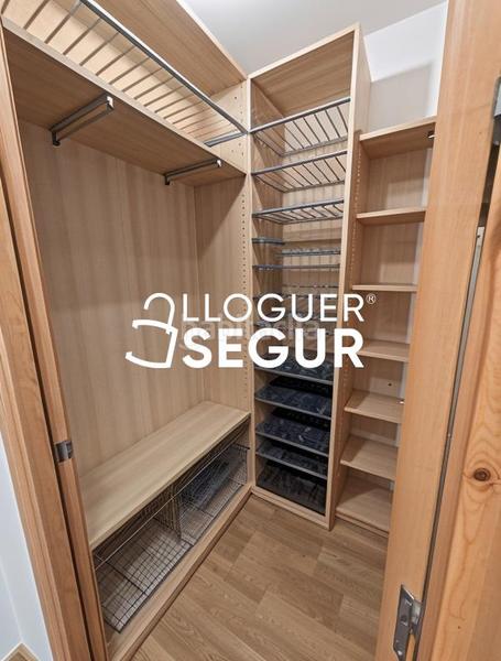 Foto 2eb8ca8f-bd73-43e1-bfac-7b65b43e285f. Lloguer pis amb calefacció piscina a Coll Favà Sant Cugat del Vallès