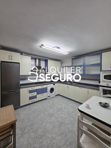 Foto 2058792b-99d0-4285-8dae-1af0f89b2f12. Affitto appartamento con riscaldamento parcheggio in Portugalete