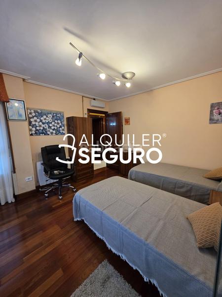 Foto 00e008b0-c041-43bd-b370-855958353ef5. Location appartement avec chauffage parking dans Azeta - Abatxolo Portugalete
