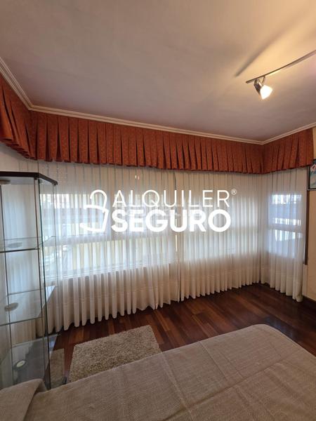 Foto a5a2fc81-f10d-424f-877e-c3182e8345b4. Rent flat with heating parking in Azeta - Abatxolo Portugalete