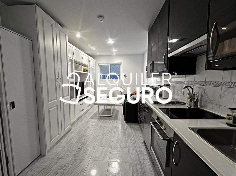 Foto acc7aba7-3b8c-4767-b110-843f274bfc4f. Alquiler piso  c ansar en Los Cármenes Madrid