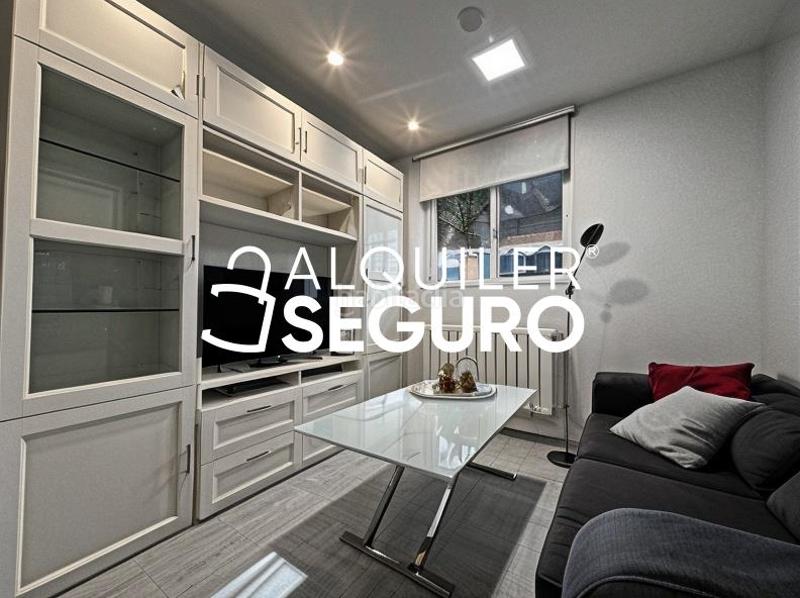 Foto 5aefa9d1-2861-4997-b229-fa810380af45. Miete etagenwohnung mit heizung in Los Cármenes Madrid