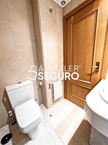 Foto 4c2b424d-1ec3-4185-8905-e3279e310480. Alquiler piso  av. de machupichu en Conde Orgaz - Piovera Madrid