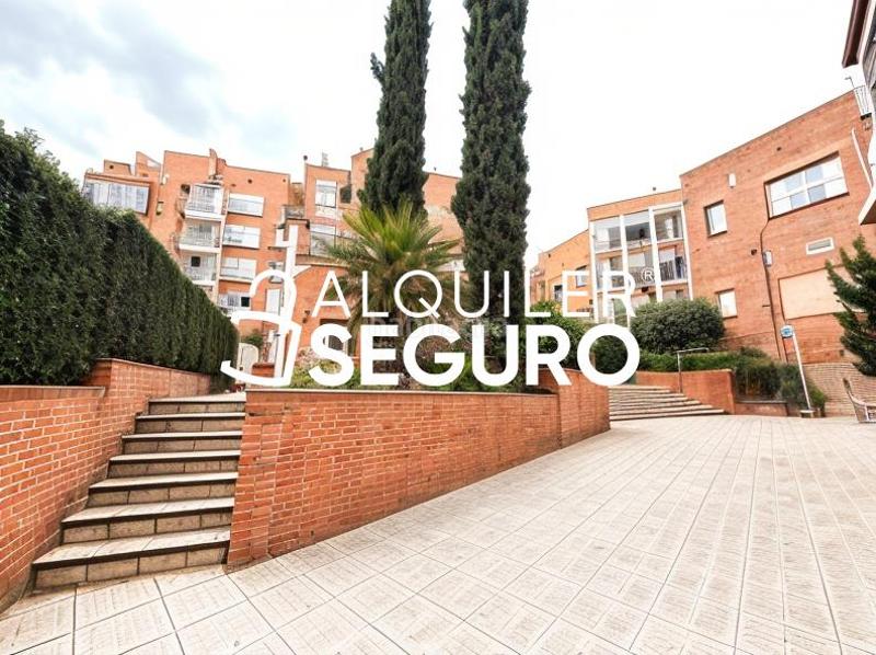 Foto 8a9e719e-881c-4ac0-aed7-64400f654660. Lloguer pis amb calefacció aparcament piscina a Conde Orgaz - Piovera Madrid