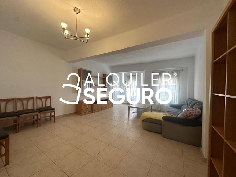 Foto 7b5c987c-2919-46d0-9156-cf6444bd8b27. Alquiler piso  c felipe rinaldi en Torrefiel Valencia