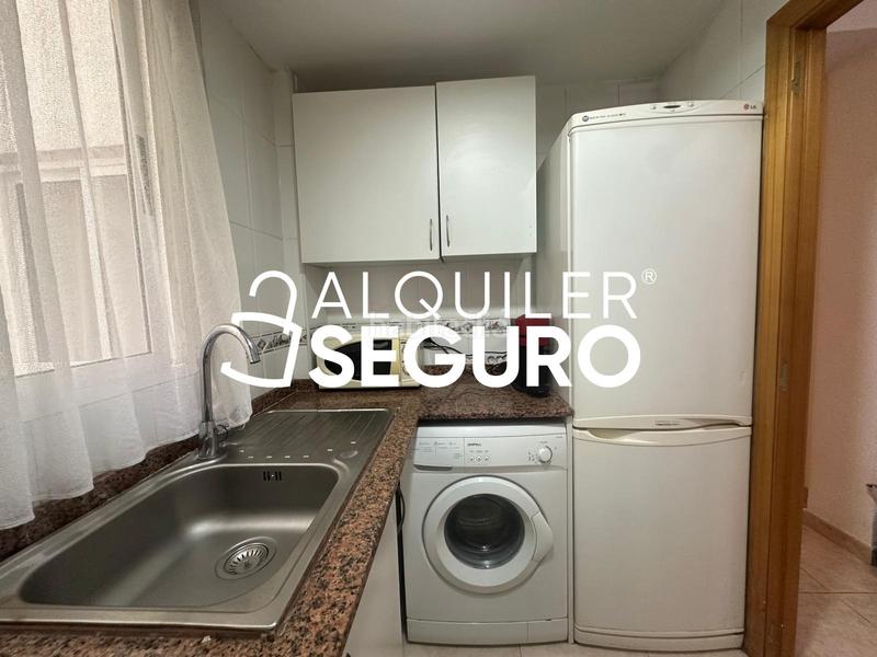 Foto d27c0c54-c163-4f84-9eed-773448f279ea. Alquiler piso  c felipe rinaldi en Torrefiel Valencia