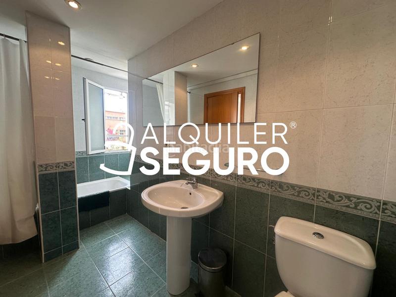 Foto e4e037f7-f428-46ce-b82b-1d247efd2ae4. Miete etagenwohnung in Torrefiel Valencia