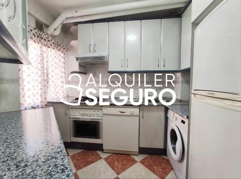 Foto 091dcc98-2b0b-4f45-a299-cfd8c2fdf247. Rent flat with heating in Canillejas Madrid