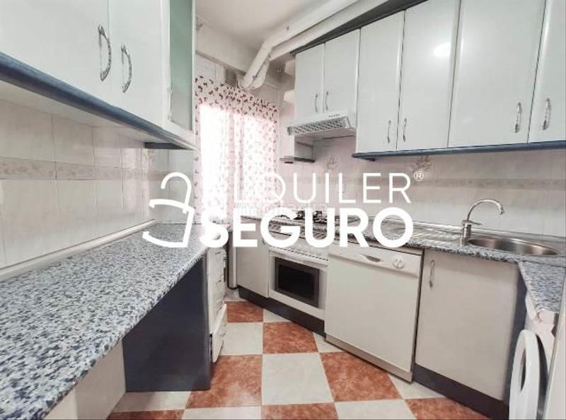 Foto 4918d3be-d9fe-42f4-a7cb-9a4ff20f9a91. Rent flat with heating in Canillejas Madrid