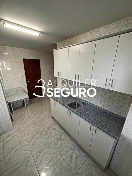 Foto aa9a7c12-3b3b-420b-8307-f7fac122e277. Affitto appartamento con riscaldamento parcheggio in Móstoles