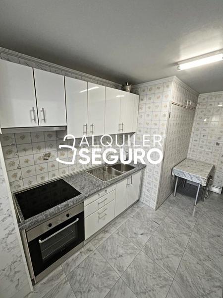 Foto d56f0aad-76ef-4680-acd6-20a83151b938. Rent flat with heating parking in Centro Móstoles