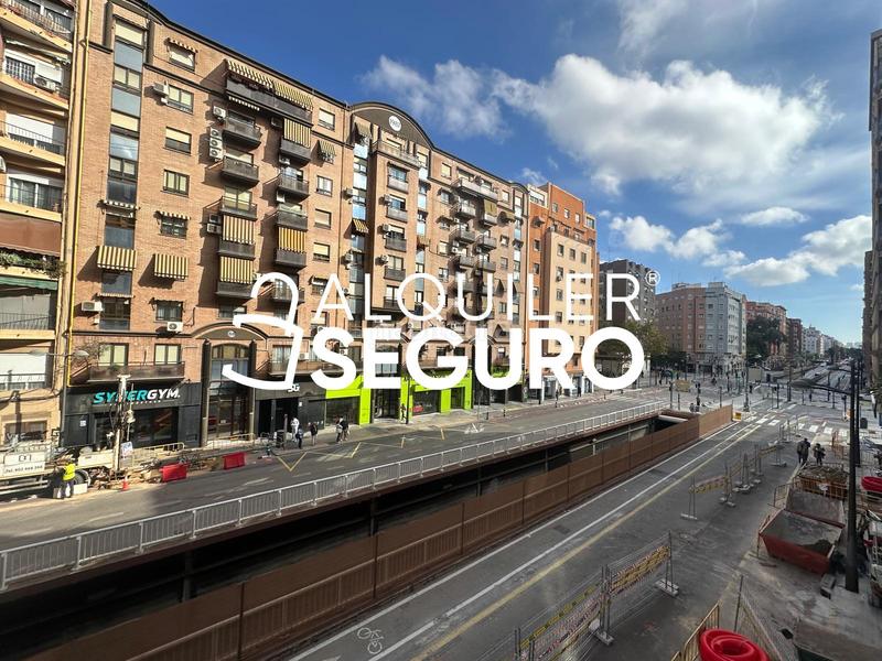 Foto 1bfecdf3-429c-49d2-821f-a47ea1784b95. Alquiler piso  av. perez galdos valencia en Ciudad Universitaria Madrid