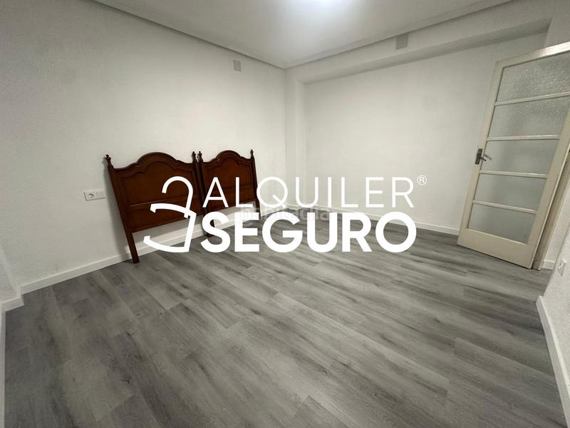 Foto 6d686dba-a598-4b69-9771-a40b7bb4aeb7. Alquiler piso  av. perez galdos valencia en Ciudad Universitaria Madrid