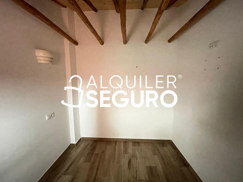 Foto 9cdba935-74aa-4049-bd32-96c0ff9804d0. Alquiler piso  c de ramon lujan en Almendrales Madrid