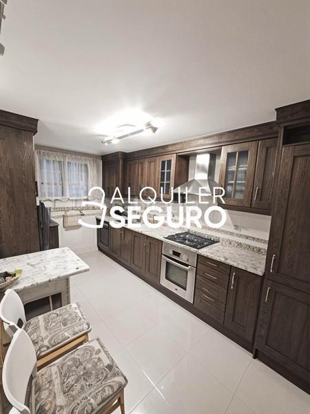 Foto e9832688-fc25-4c8a-b5b9-d2361bd2bc5d. Affitto chalet con riscaldamento parcheggio in Loeches