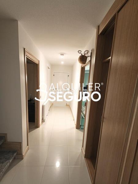 Foto 298e20a7-9657-48f3-b966-2b2ea54431db. Alquiler chalet  c maria moliner en Loeches