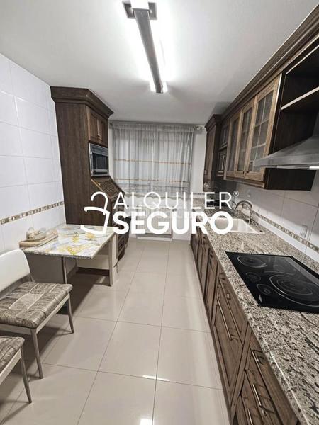 Foto 762a956d-d9d8-4662-b9bb-5f407c7c9fe5. Alquiler chalet  c maria moliner en Loeches