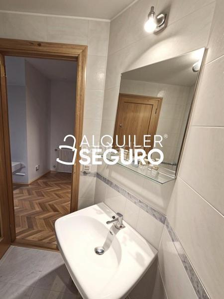 Foto c0cf86a1-a568-460d-8654-70b9863f2a0c. Alquiler chalet  c maria moliner en Loeches