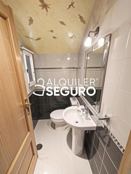 Foto fd0f34a4-24e7-45ba-80bc-7caf062ba934. Alquiler chalet  c maria moliner en Loeches