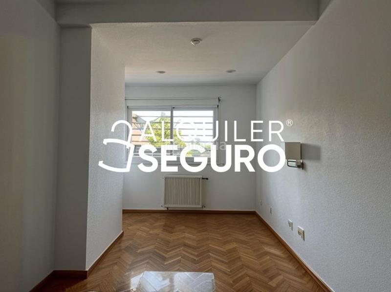 Foto 426f5215-967f-42e1-97f9-3e56de8d6d30. Miete etagenwohnung mit heizung parking pool in Golf-El Carralero Majadahonda