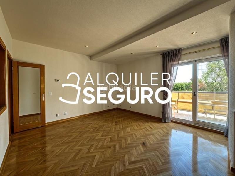Foto d4308864-efb5-47fb-aabe-c4a90dd30bf9. Rent flat with heating parking pool in Golf-El Carralero Majadahonda