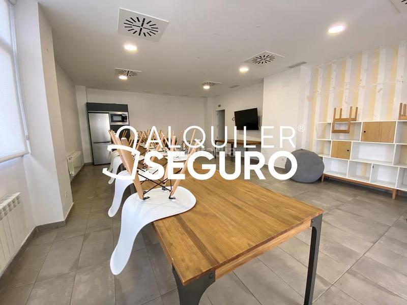 Foto 261a8db0-e29b-49ea-8abd-5ddee88e900b. Rent flat with heating parking pool in Ensanche de Vallecas-La Gavia Madrid