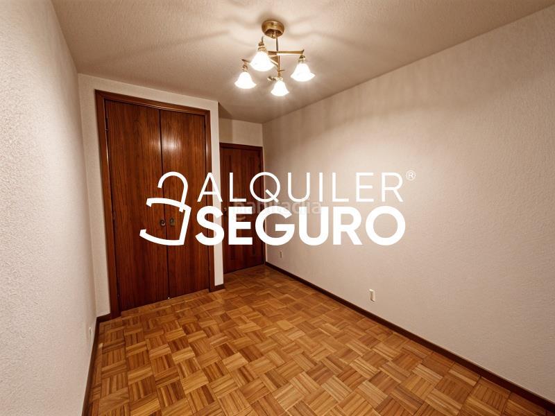 Foto e7f4bfe2-d085-485c-98dd-60a1767925ba. Alquiler piso  c sierra de cuerda larga en Numancia Madrid