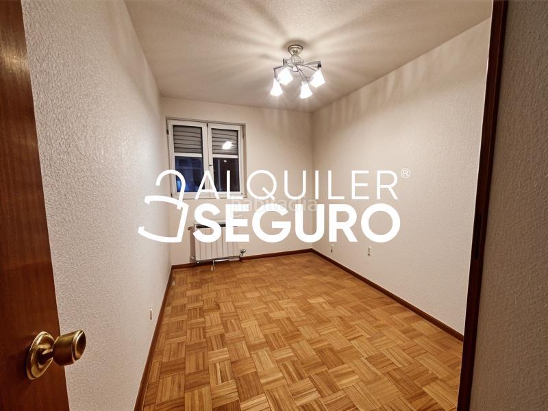 Foto 0384ccd8-3f5c-408b-a54b-b4219376c00b. Location appartement avec chauffage parking dans Numancia Madrid