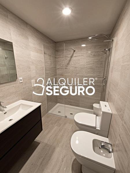 Foto 190adfcd-2cc4-4230-9a3a-1cb911d3975e. Location appartement avec chauffage parking dans Numancia Madrid