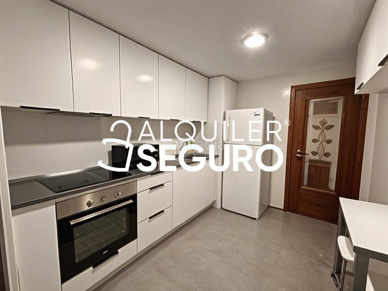 Foto d10c82ec-e263-44b4-84bd-da7c0c5fe2a4. Location appartement avec chauffage parking dans Numancia Madrid