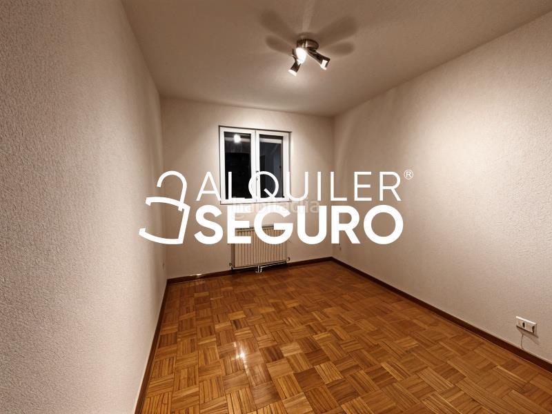 Foto 40221654-1376-4985-9f23-94a6391e9b39. Rent flat with heating parking in Numancia Madrid