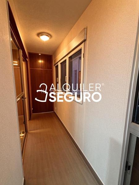 Foto 4ded6d5f-1068-4d7b-8b9b-f3e5534cf203. Rent flat with heating parking in Numancia Madrid