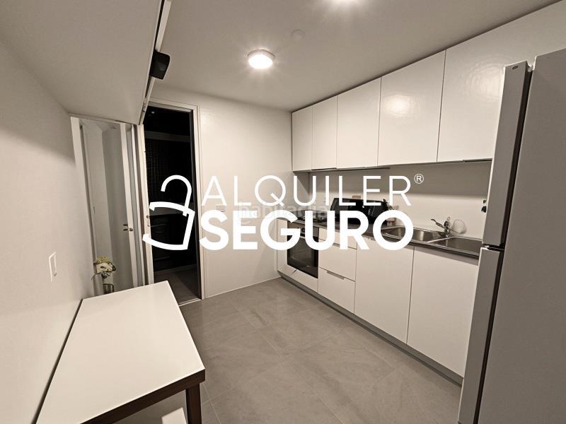 Foto 6fc2b780-8f6e-464c-a23e-0837fc7cfed2. Rent flat with heating parking in Numancia Madrid