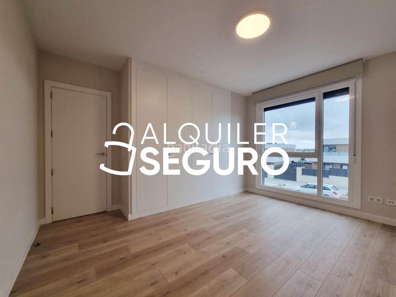 Foto 21878c6a-50c8-4eb7-895f-d55846fac119. Alquiler chalet  c lisboa en El Bosque Villaviciosa de Odón