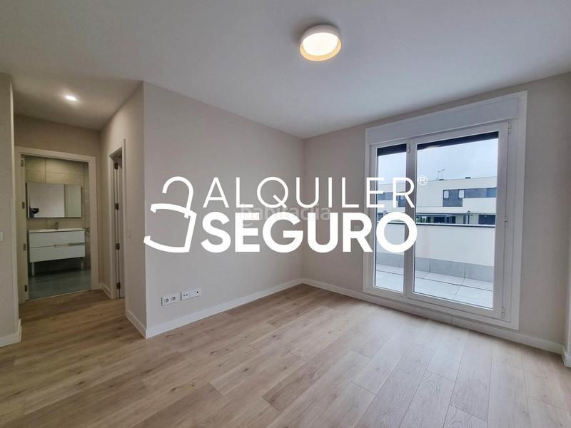 Foto 2635bc3b-973c-4230-977d-e38fc19a2195. Alquiler chalet  c lisboa en El Bosque Villaviciosa de Odón