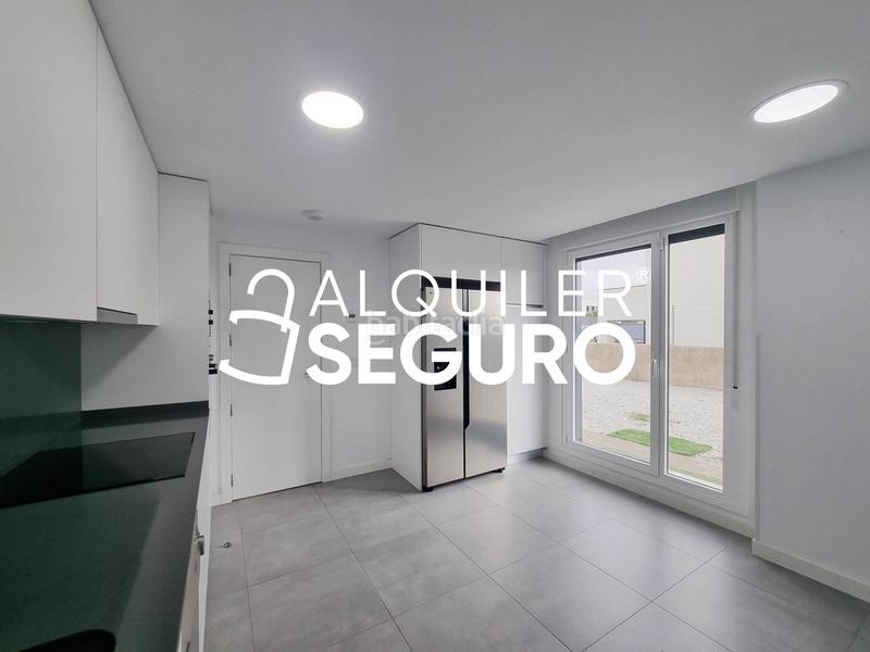 Foto 9c599c90-2e4f-4fa4-87ce-945a8be19009. Alquiler chalet  c lisboa en El Bosque Villaviciosa de Odón