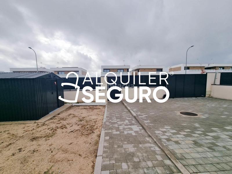 Foto cd3b71c0-8668-433d-b401-ccec4adae958. Alquiler chalet  c lisboa en El Bosque Villaviciosa de Odón