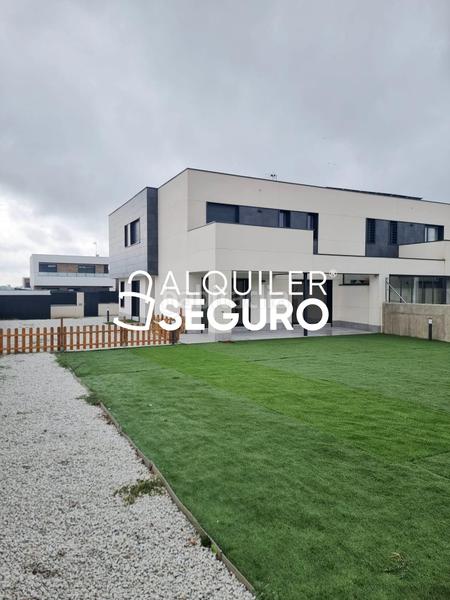 Foto 2d32c49d-56da-4466-b5be-622080aef904. Lloguer xalet amb calefacció aparcament a El Bosque Villaviciosa de Odón