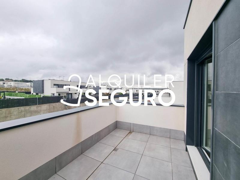 Foto b52aad69-c529-48c0-a917-8845b9e33374. Rent chalet with heating parking in El Bosque Villaviciosa de Odón