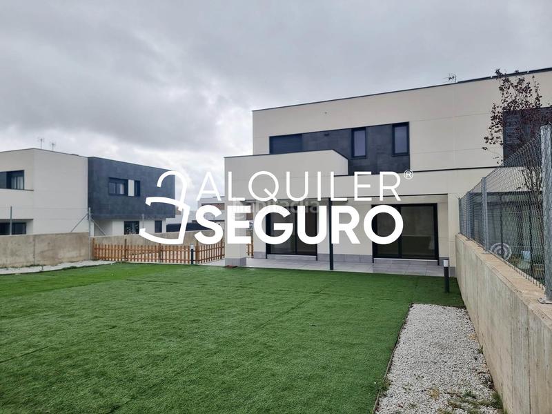 Foto d10883eb-846e-48fc-ba40-f2e001011720. Rent chalet with heating parking in El Bosque Villaviciosa de Odón