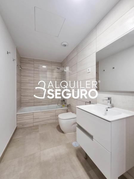 Foto d1f2e8f7-45fc-47ba-aa03-9638fdfca8bf. Rent chalet with heating parking in El Bosque Villaviciosa de Odón