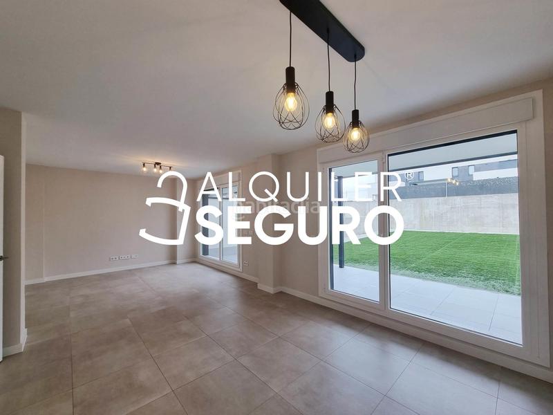 Foto e68a4baf-7432-49e1-aeba-2f8d8e5d498e. Rent chalet with heating parking in El Bosque Villaviciosa de Odón