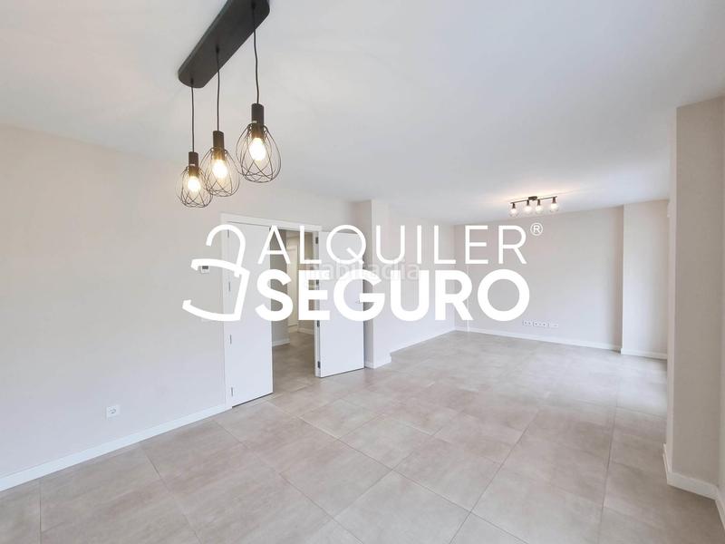 Foto e8b6fcc4-60c7-491c-8fd9-63f1c23da6a1. Rent chalet with heating parking in El Bosque Villaviciosa de Odón