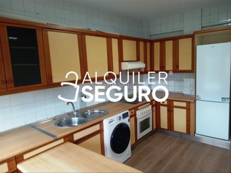 Foto 89c7bb95-ebe6-45fa-907b-489b2f3cd287. Location appartement avec chauffage dans El Pilar Vitoria - Gasteiz
