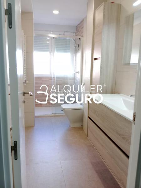 Foto 3b70e0b7-2716-4767-a3ea-56499dd3e4bd. Rent flat with heating in Concepción Madrid