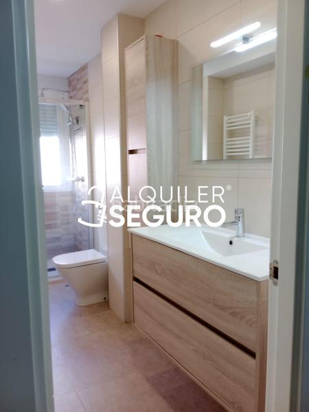 Foto fc05c141-5b10-4f34-b73a-542a2d4e4828. Rent flat with heating in Concepción Madrid