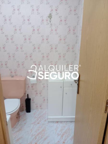 Foto 82a9efc4-66ec-45b1-beb8-b3c334b3b592. Alquiler piso  c de astorga en Ventas Madrid