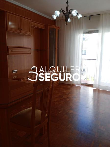 Foto deae32b8-e3dc-4f83-bf77-bb5ffa516466. Alquiler piso  c de astorga en Ventas Madrid