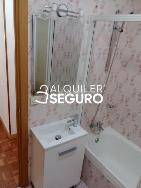 Foto 16d47c98-a2f4-412b-b5f4-32f7931a2607. Rent flat with heating in Ventas Madrid